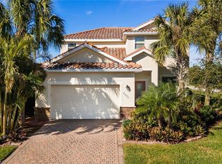 2575 Laurentina Ln, Cape Coral, FL 33909