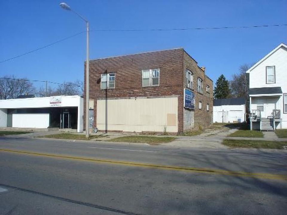 1st image of 916 Washington St
