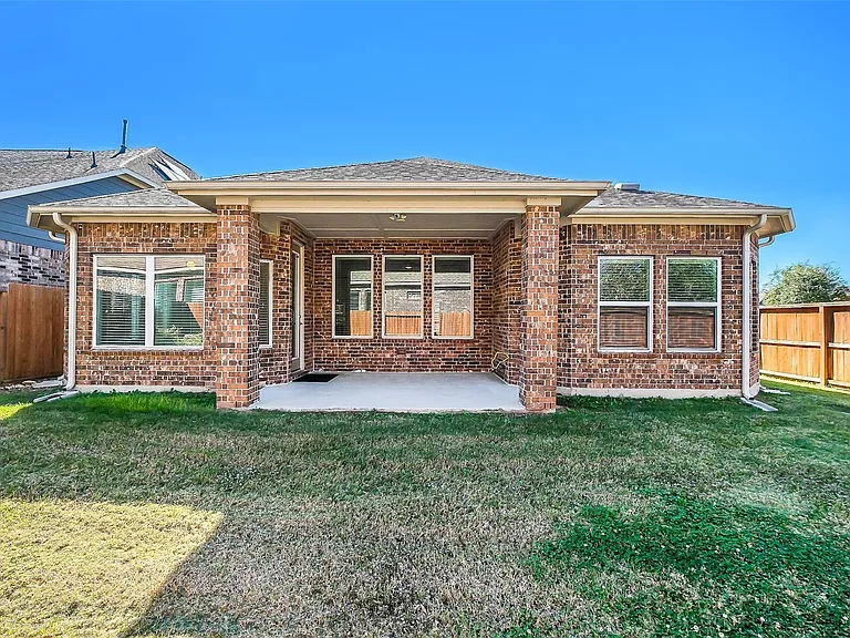 18314 Southwood Creek Dr — Photo 31