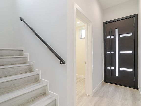 4th image of 9035 Rathburn Ave #1/2