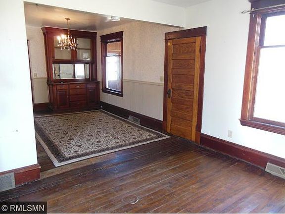4th image of 301 Ash Ave S