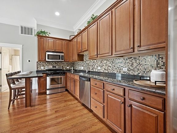 4th image of 5962 N East Circle Ave APT 6