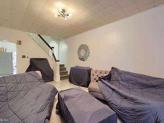 2nd image of 814 Master St