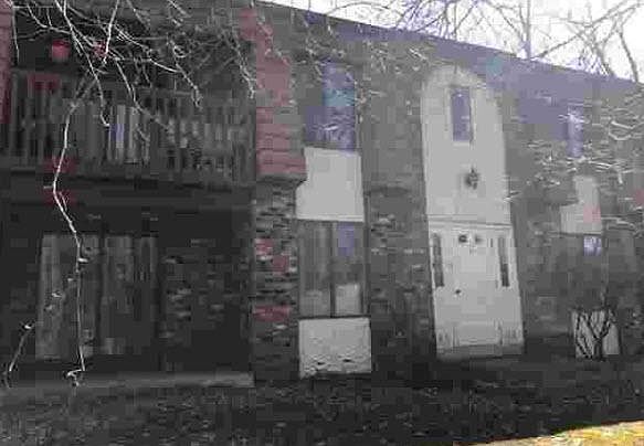 2nd image of 35 Woodsedge Dr APT 1B