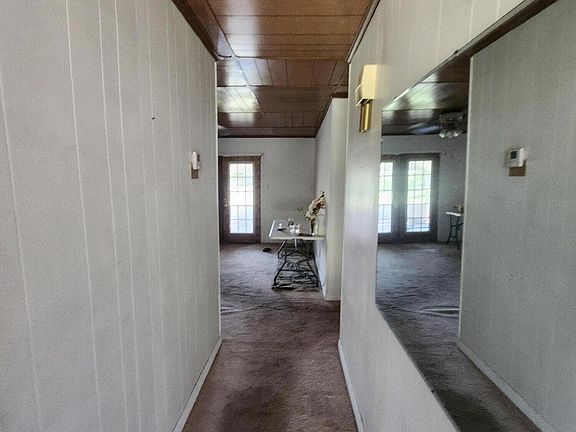 2nd image of 1564 Granberry Rd