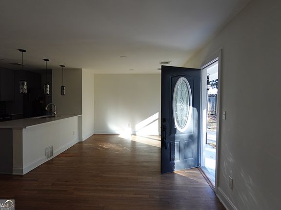 4th image of 2484 Ortega Way