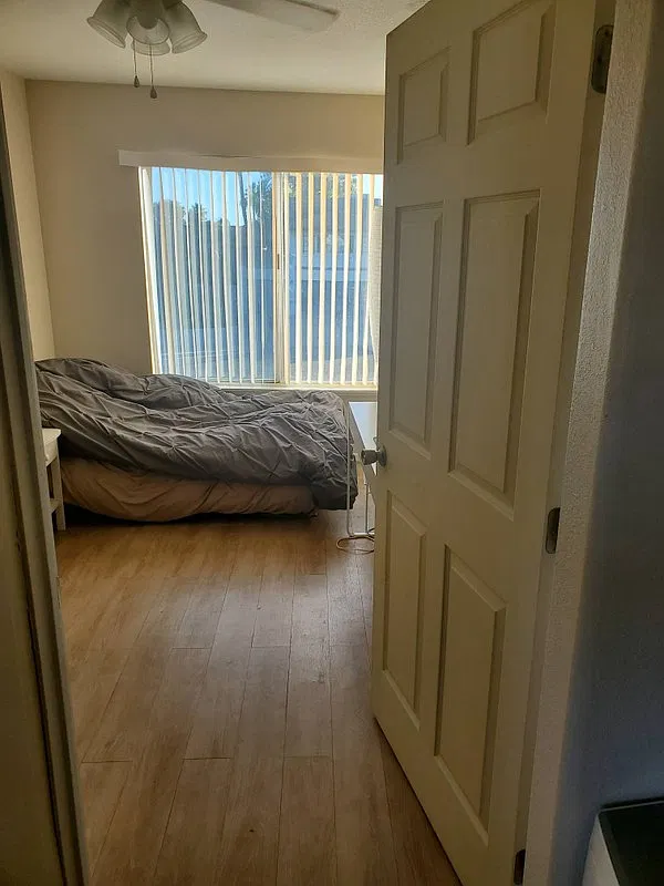 1 bed, 1.0 bath, 300 sqft, $840 — Photo 1
