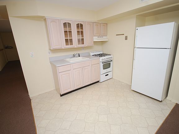 3rd image of 53 Union Ave