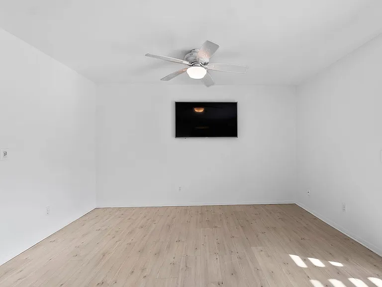 32022 Grenville Ct — Photo 35