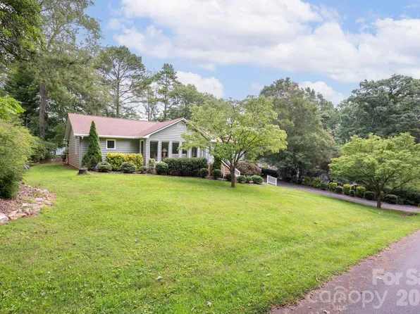 23 S Oaks Cir, Asheville, NC 28806