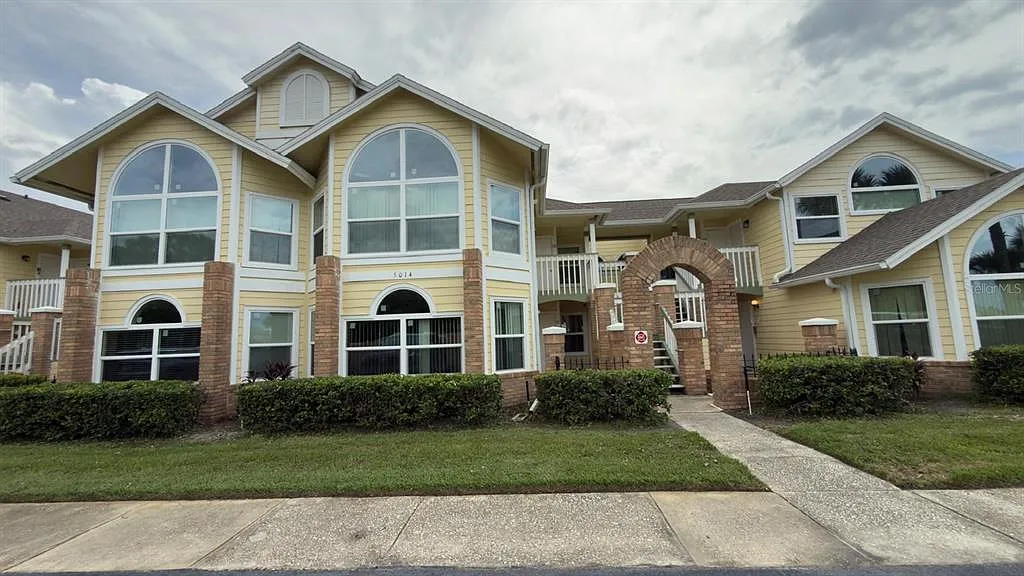 3 bed, 2.0 bath, 1220 sqft, $2,000 — Photo 1