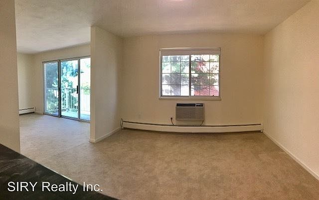 2nd image of 10 Tanglewood Ln APT 216