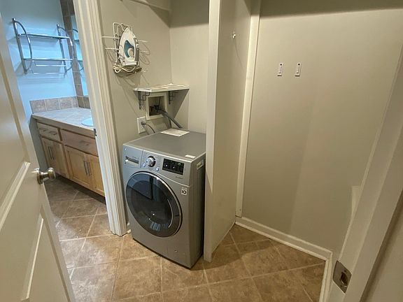 5th image of 655 E Campus Rd APT 28