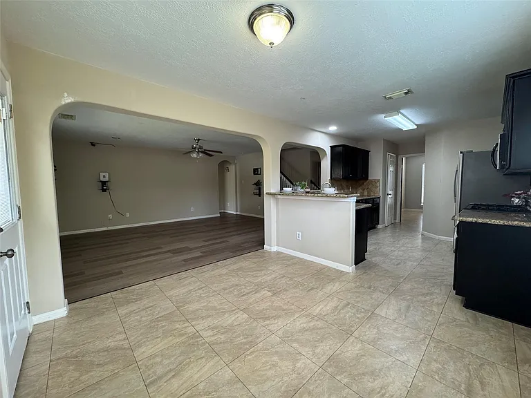 2515 Ember Canyon Ln — Photo 9