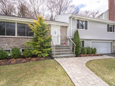 98 Bound Brook Rd, Newton, MA, 02461