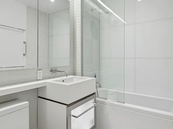 400 East 67th Street image 16 of 29