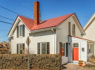 32 Taylor St, Gloucester, MA 01930
