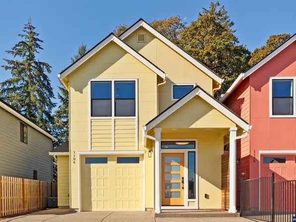 1186 S 11th St, Independence, OR 97351