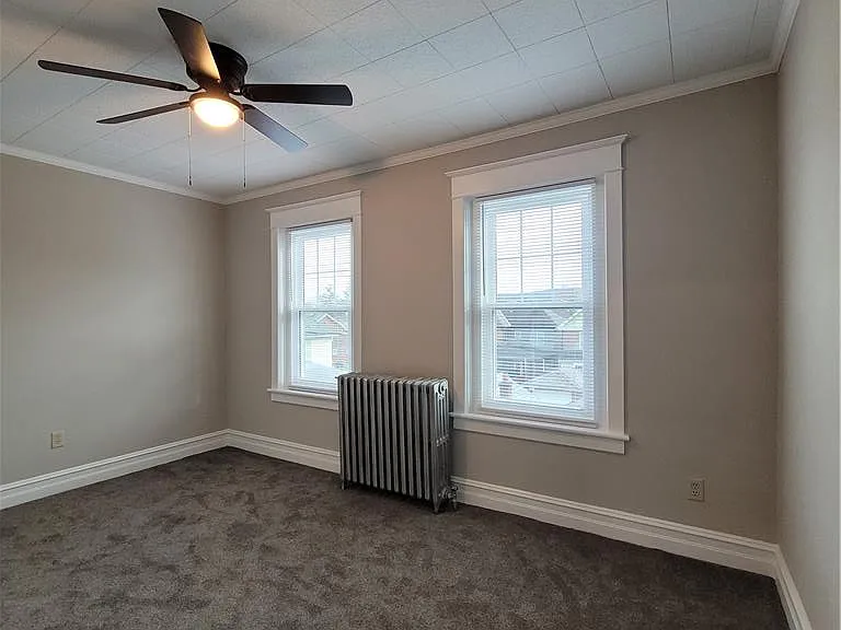 73 W Greenwich St — Photo 18