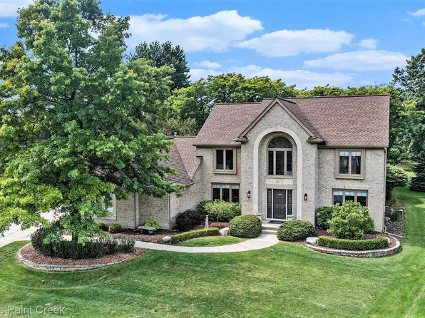 1817 Apple Ridge Ct, Rochester Hills, MI 48306