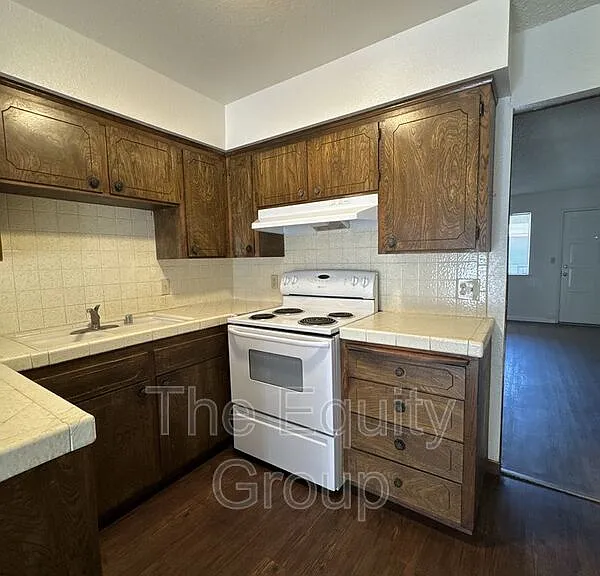 1861 Emma Lee Ln — Photo 7