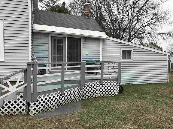 2nd image of 628 Lower Oak St