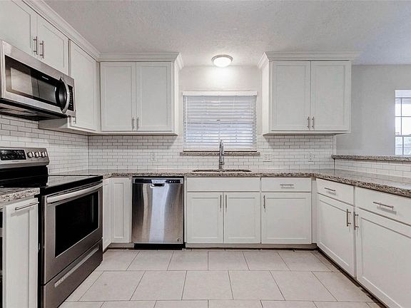 5th image of 1622 Elk River Rd