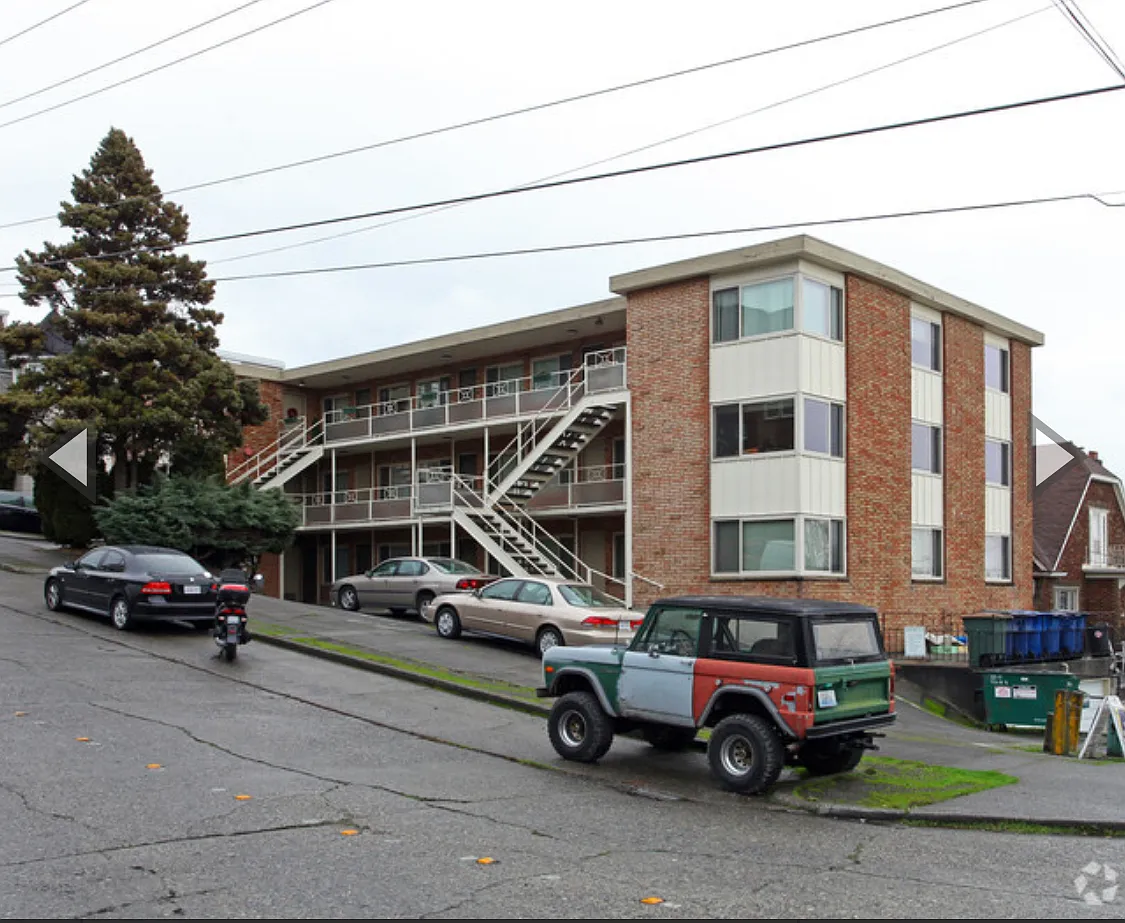 Prospect Manor — Photo 3