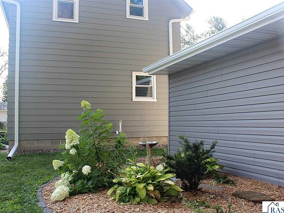 3rd image of 1041 Quincy St