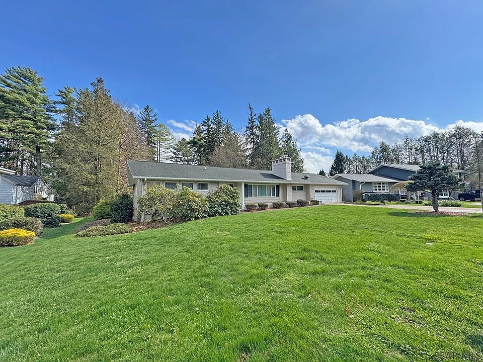 1st image of 303 Resty Ct