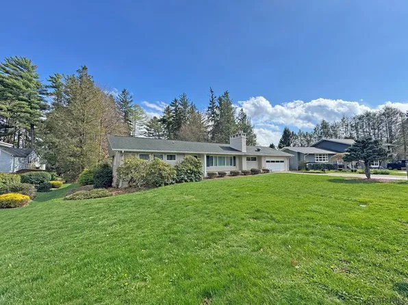 303 Resty Ct, Johnstown, PA 15905