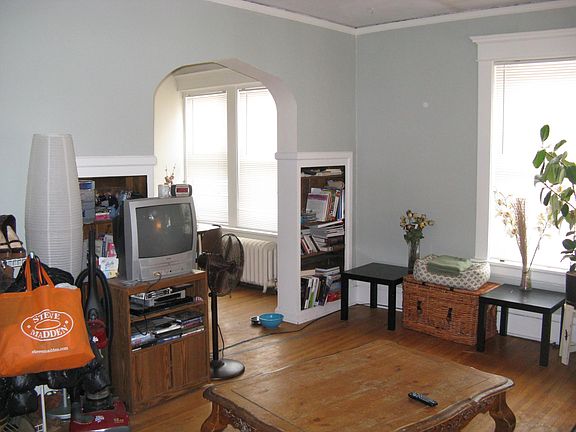 2nd image of 798 Grand Ave APT 1