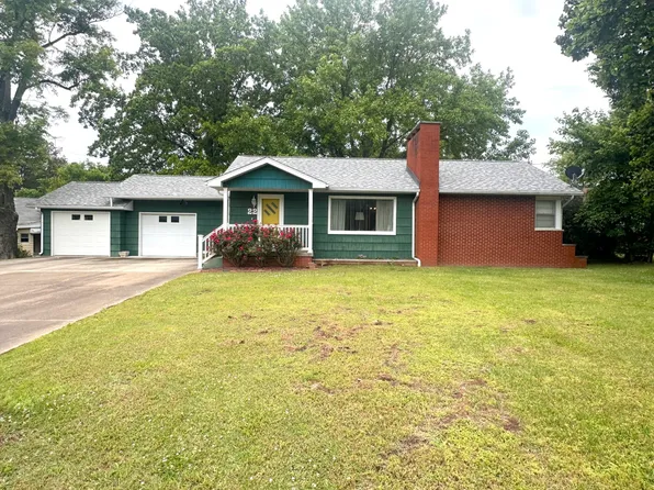 22 Old Brick Rd, Murphysboro, IL 62966