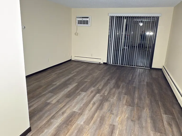 Oakmont Apartments — Photo 6