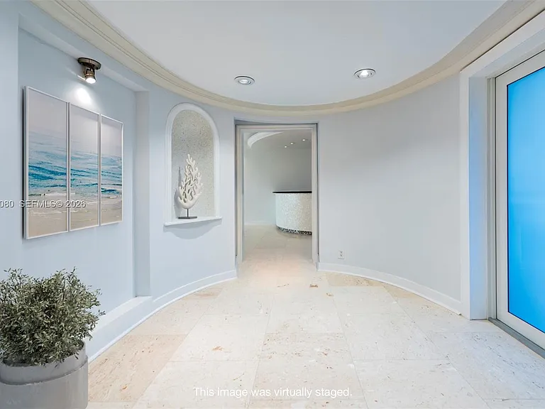 333 Sunset Dr #804 — Photo 2
