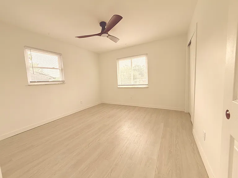 1747 Grand Ave — Photo 10