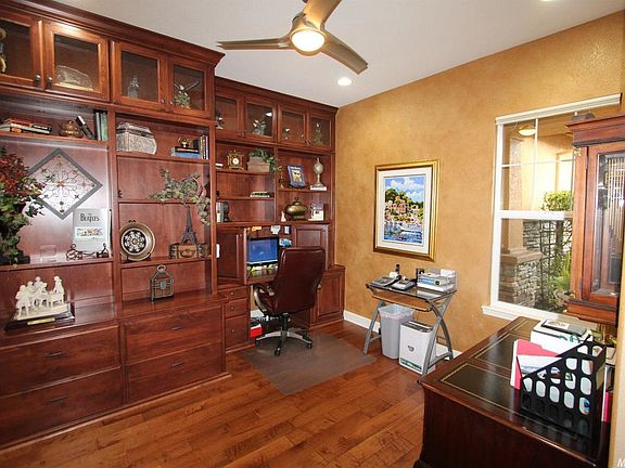 4th image of 3330 Black Oak Dr