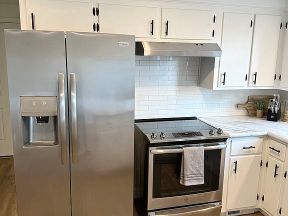 3rd image of 7424 Brookside St #7424
