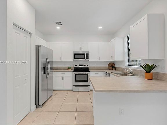 5th image of 20913 NE 8th Ave #20913