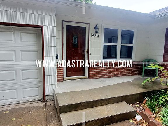 3rd image of 8412 Grandview Ln