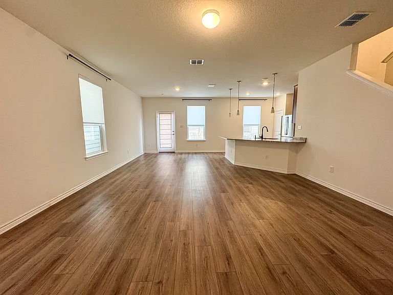14839 Vance Jackson Rd #1005 — Photo 5