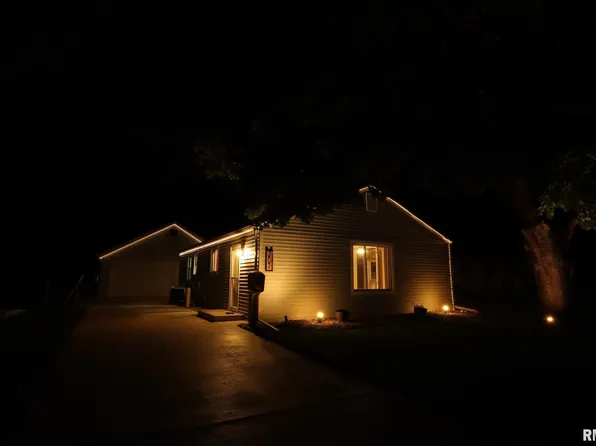 207 Decatur Rd, Marquette Heights, IL 61554