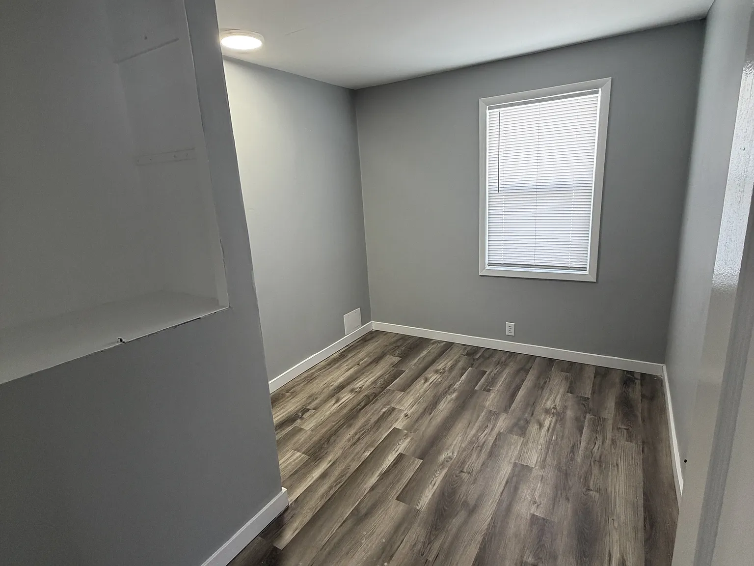1435 East 4th Street - 1 — Photo 2