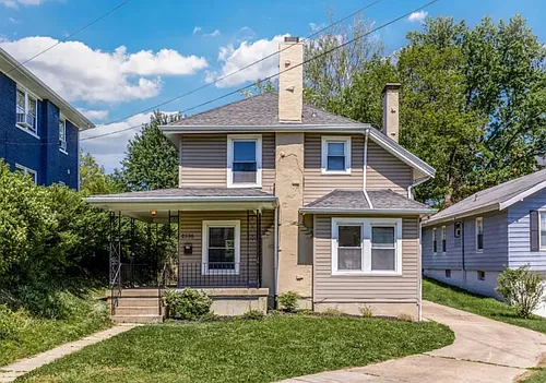 2556 Williams Ave Photo 1
