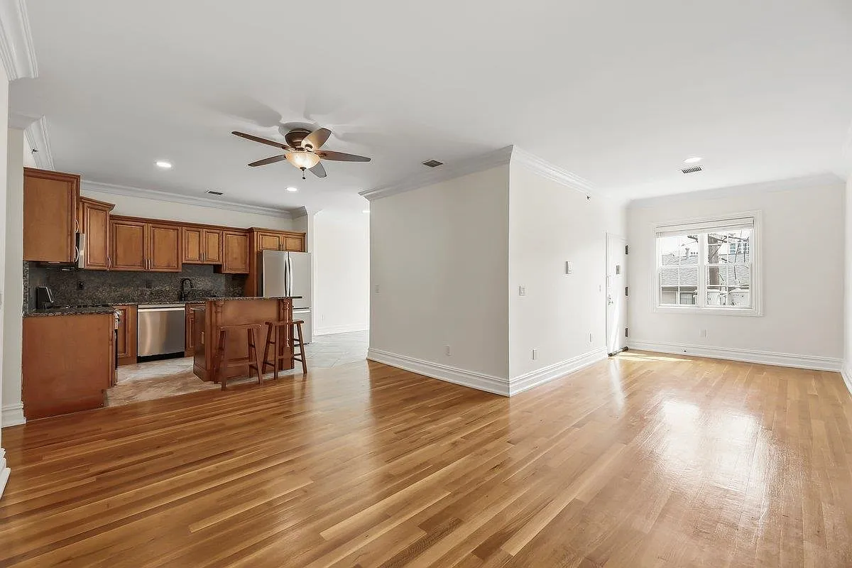 2 bed, 2.0 bath, 1311 sqft, $3,400 — Photo 4