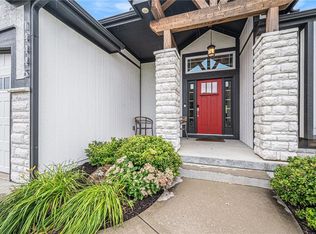 14445 Summit Rdg, Parkville, MO 64152