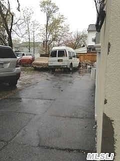 4th image of 264 Meacham Ave