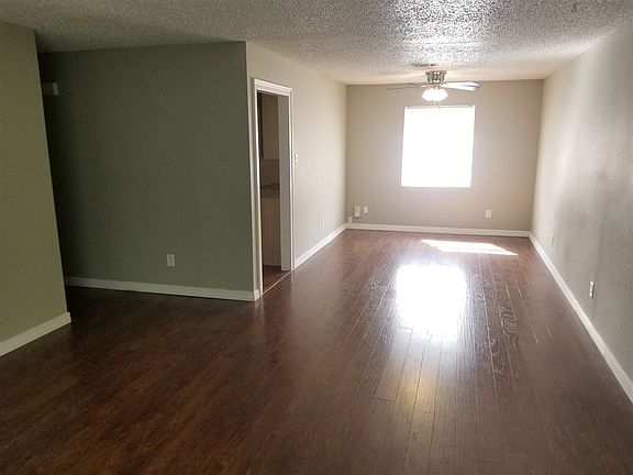 2nd image of 2305 Gladys Ave