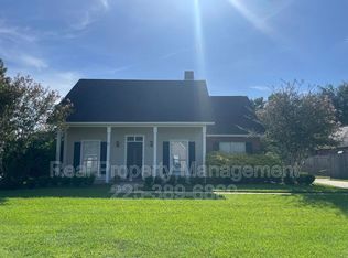 25889 Regency Ave, Denham Springs, LA 70726