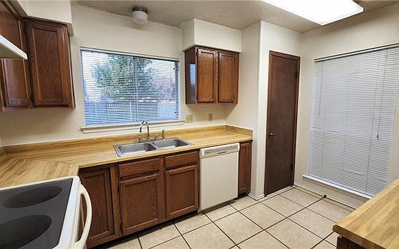 5th image of 1909 Killington Dr